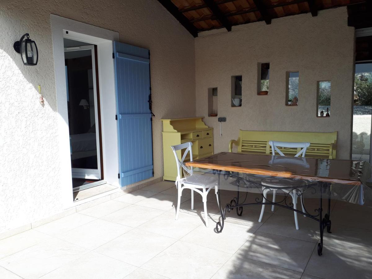 L'Oustaou De L'Estama Bed & Breakfast Rocbaron ภายนอก รูปภาพ